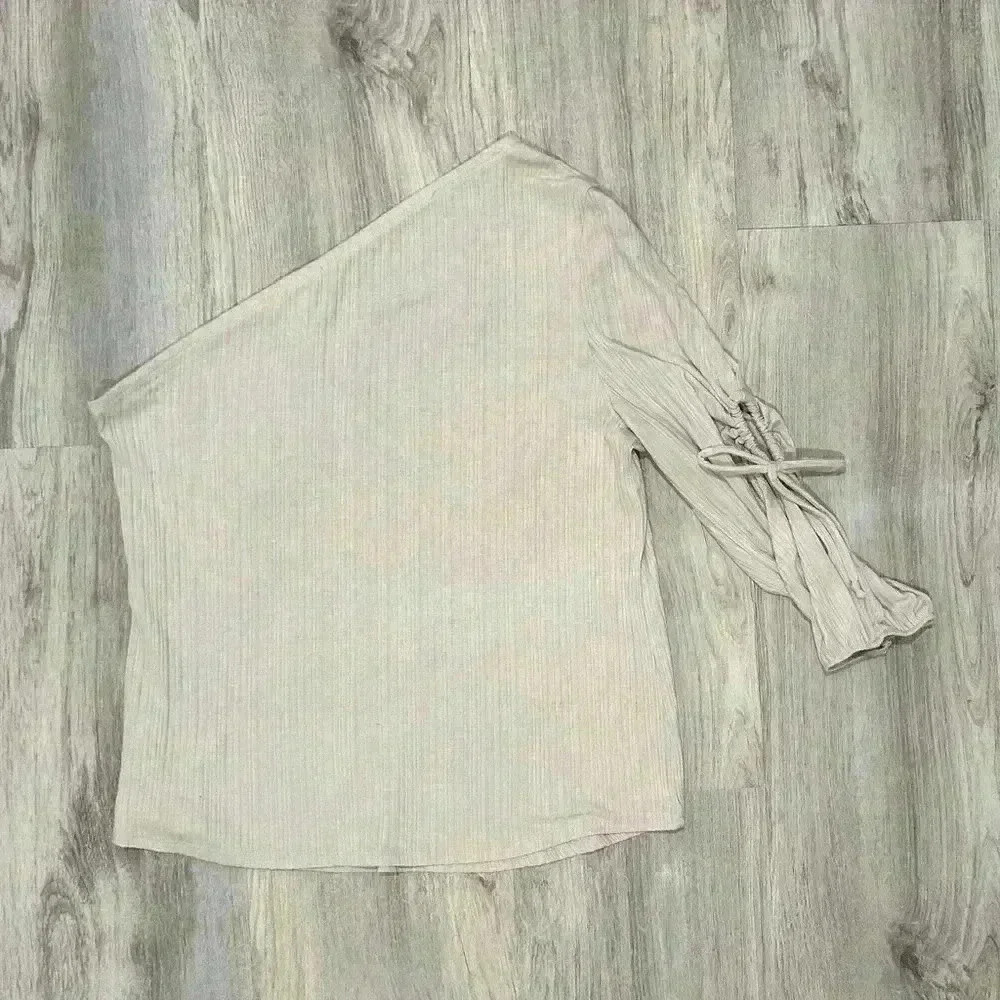 NWT Maurices Beige Tan Asymmetrical Shirt Cold Shoulder Long Sleeve Top Size L - Picture 5 of 7